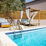 Skiathos Avaton & Villas, Philian And Szálloda