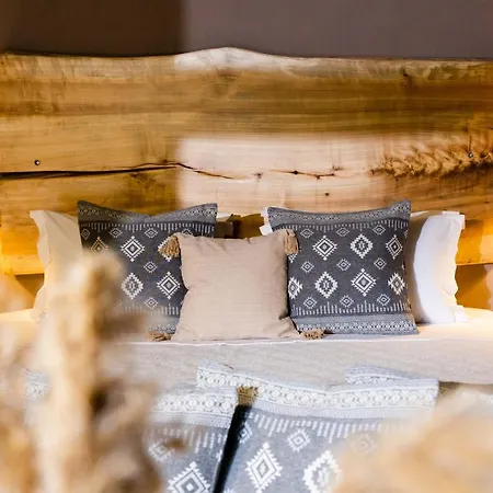 Skiathos Avaton & Villas, Philian And